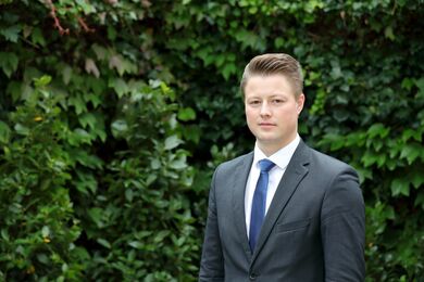 Henrik Stühmer, Bestattermeister